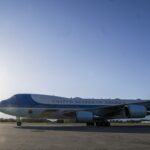 Trump desvela el nuevo Air Force One, un Boeing de lujo con los colores de la bandera