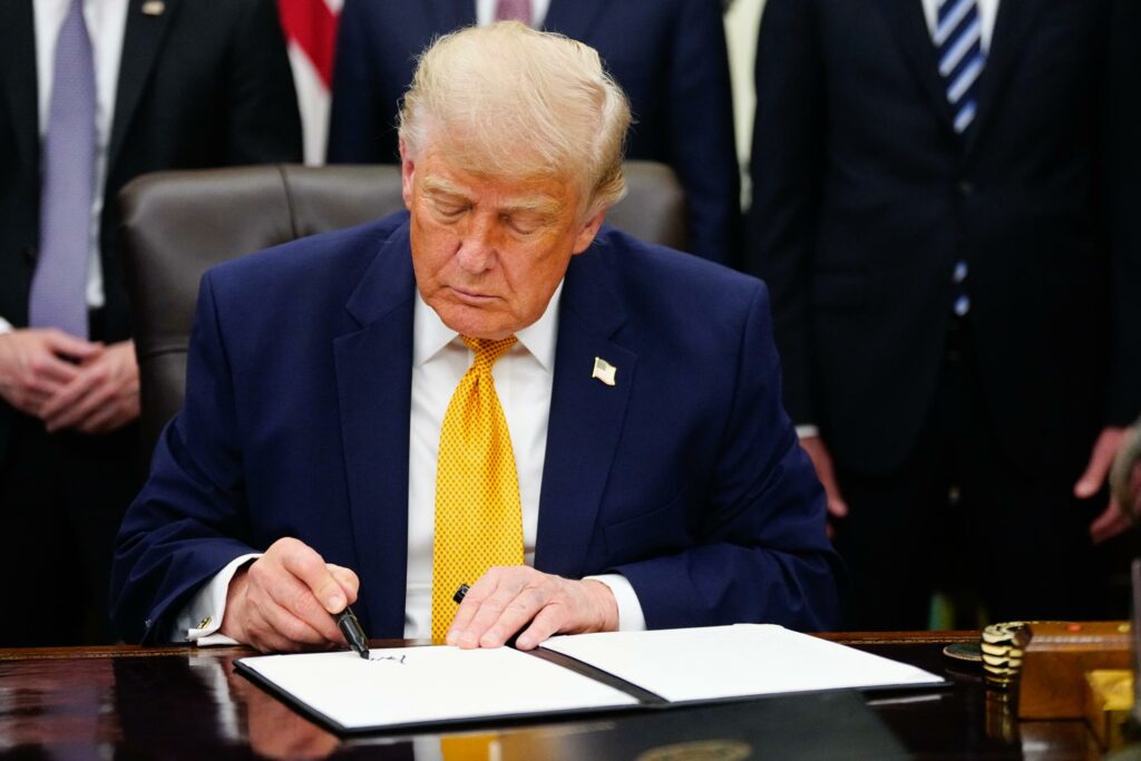 Trump celebra que de la Espriella gobierne Colombia y Sheinbaum espera el resultado definitivo