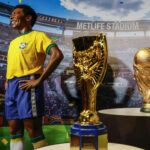 A una semana del Mundial, llega a Río de Janeiro una estatua de cera de Pelé
