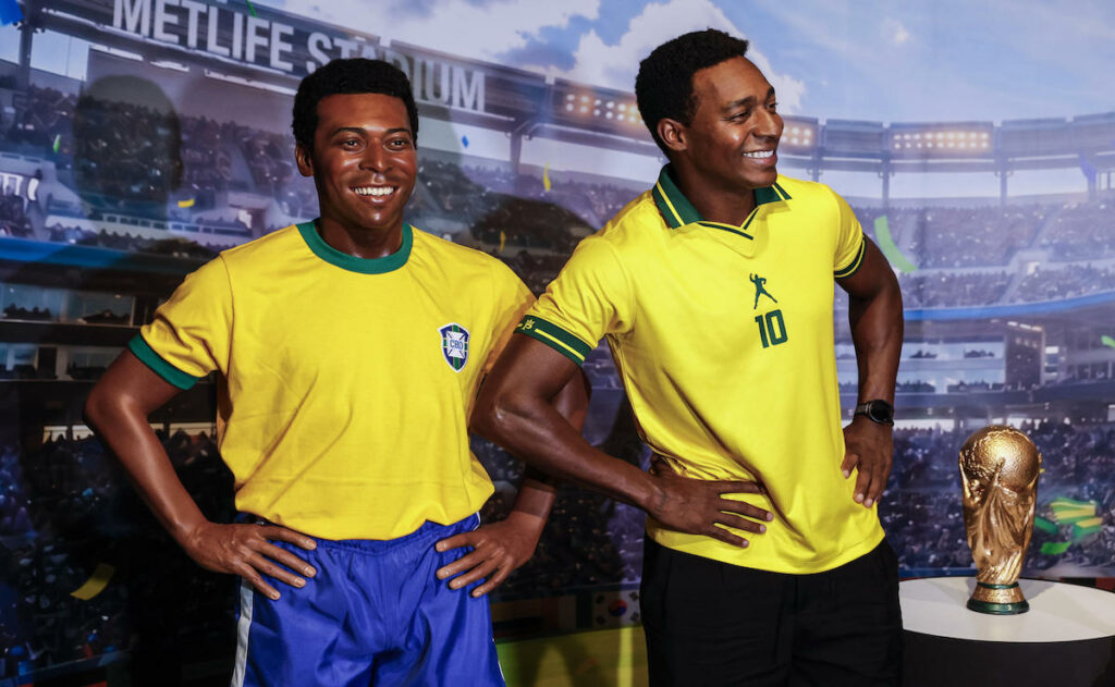 A una semana del Mundial, llega a Río de Janeiro una estatua de cera de Pelé - a-una-semana-del-mundial-pele-llego-a-rio-de-janeiro-en-forma-de-estatua-de-cera-2-1024x631