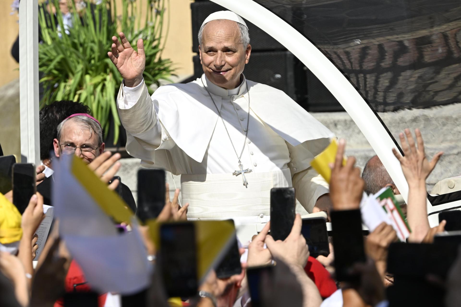 Papa León XIV visita la tumba de San Agustín y pide ser contructores de paz y de reconciliación Papa León XIV visita la tumba de San Agustín y pide ser contructores de paz y de reconciliación