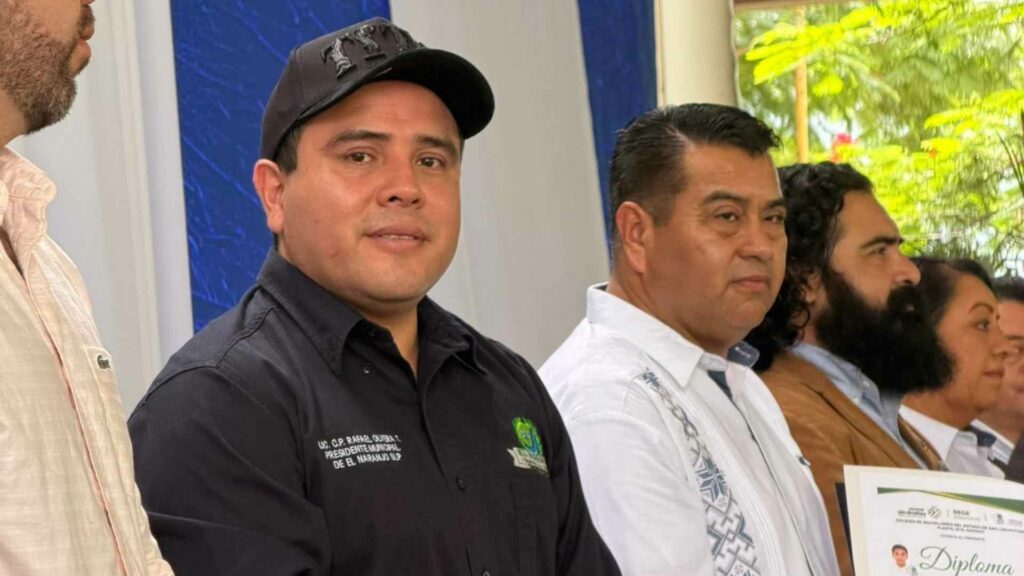 Alcalde de El Naranjo, en San Luis Potosí, invita a celebrar el Día del Padre con “chicas buena onda”