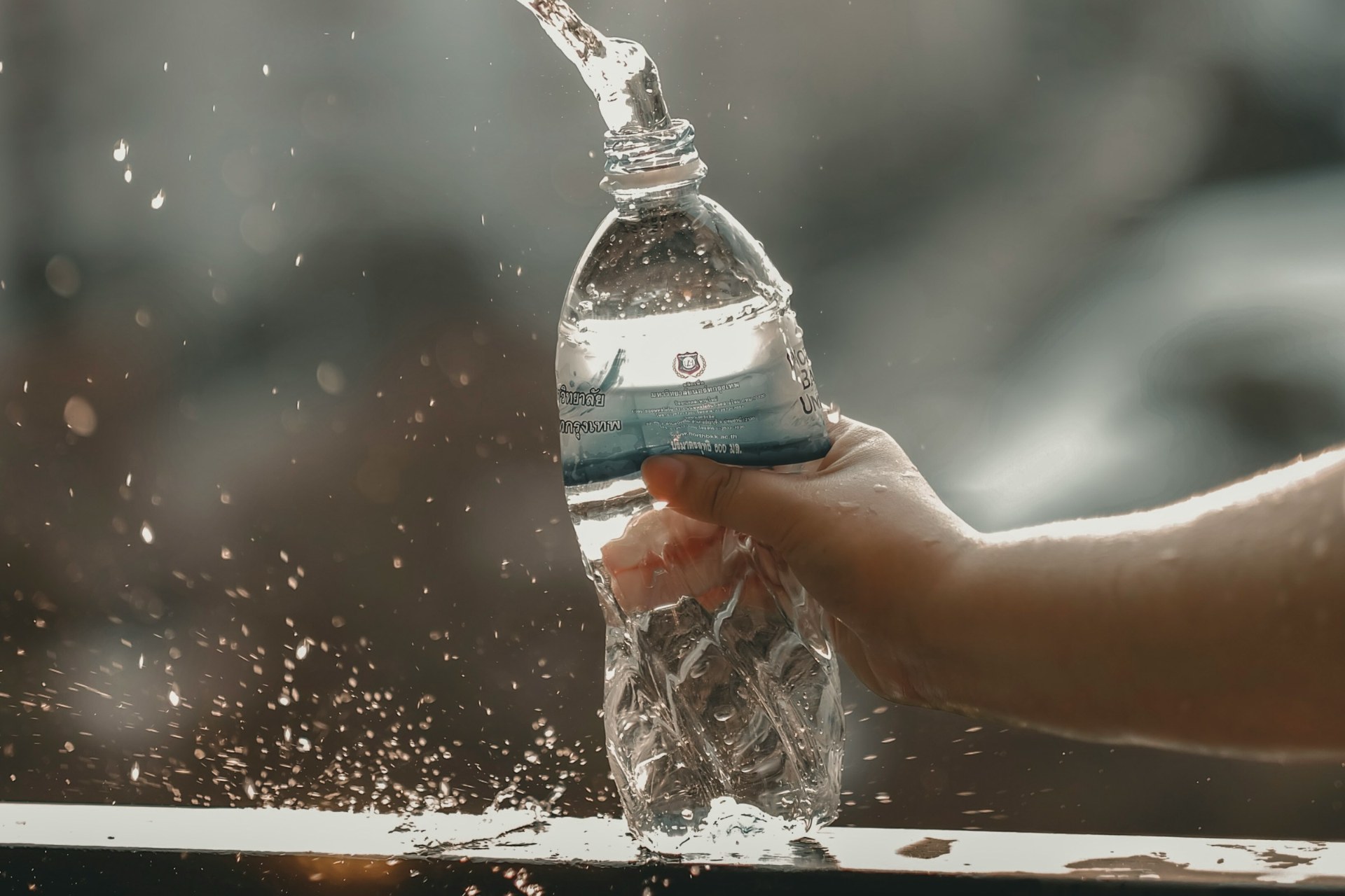 FIFA prohíbe que aficionados lleven botellas de agua a los estadios del Mundial 2026