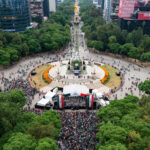 Toneladas de basura inundan Ciudad de México tras el triunfo de la selección