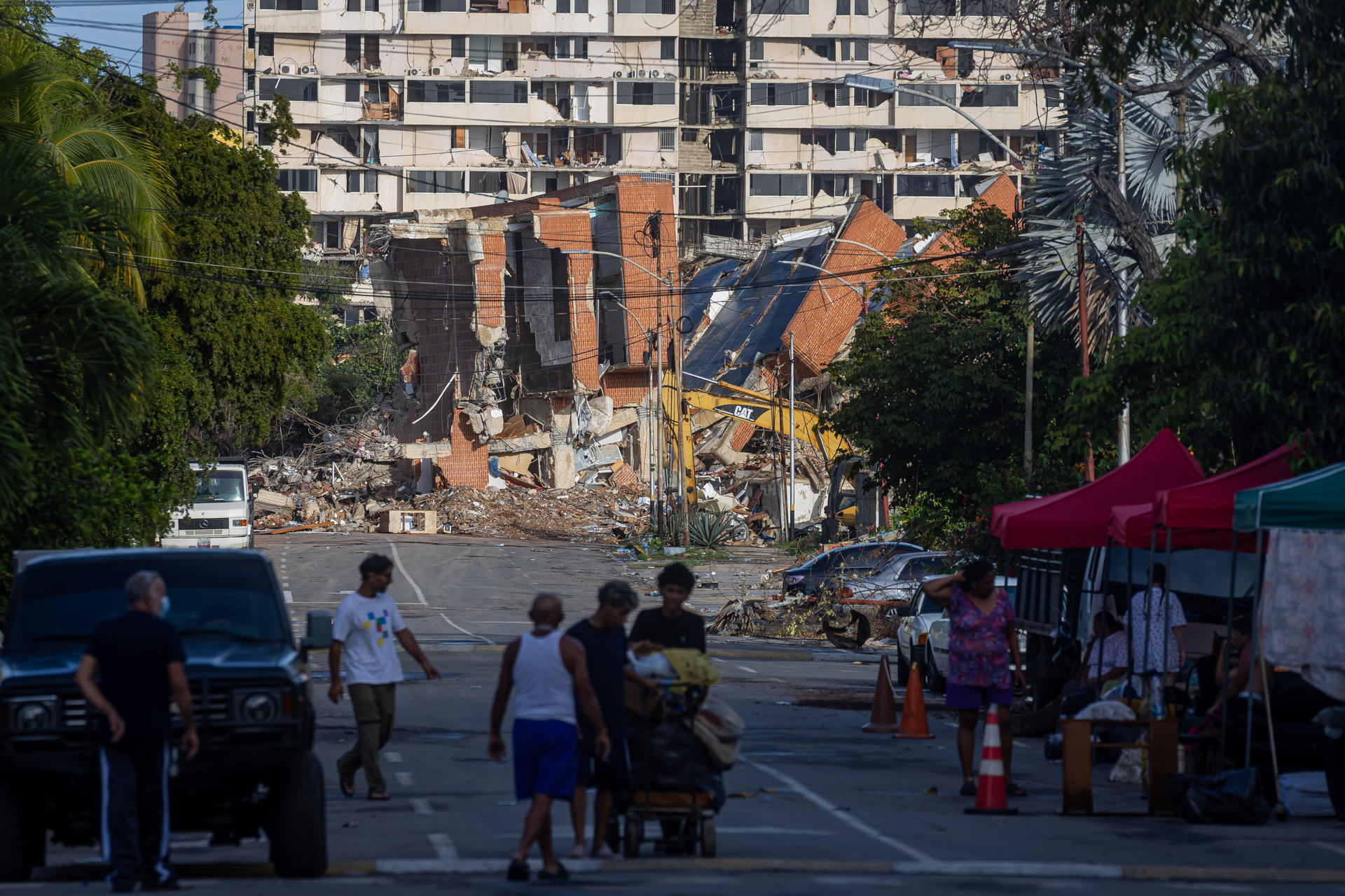 Continúan los intentos de rescatar supervivientes seis días después de sismos en Venezuela