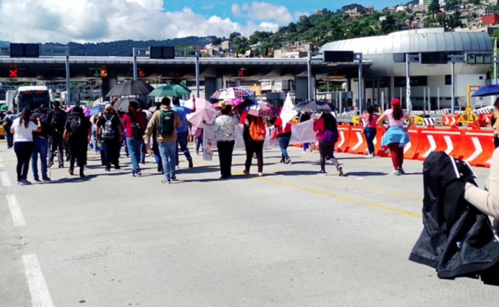CNTE toma casetas en CDMX y Edomex; advierte más movilizaciones