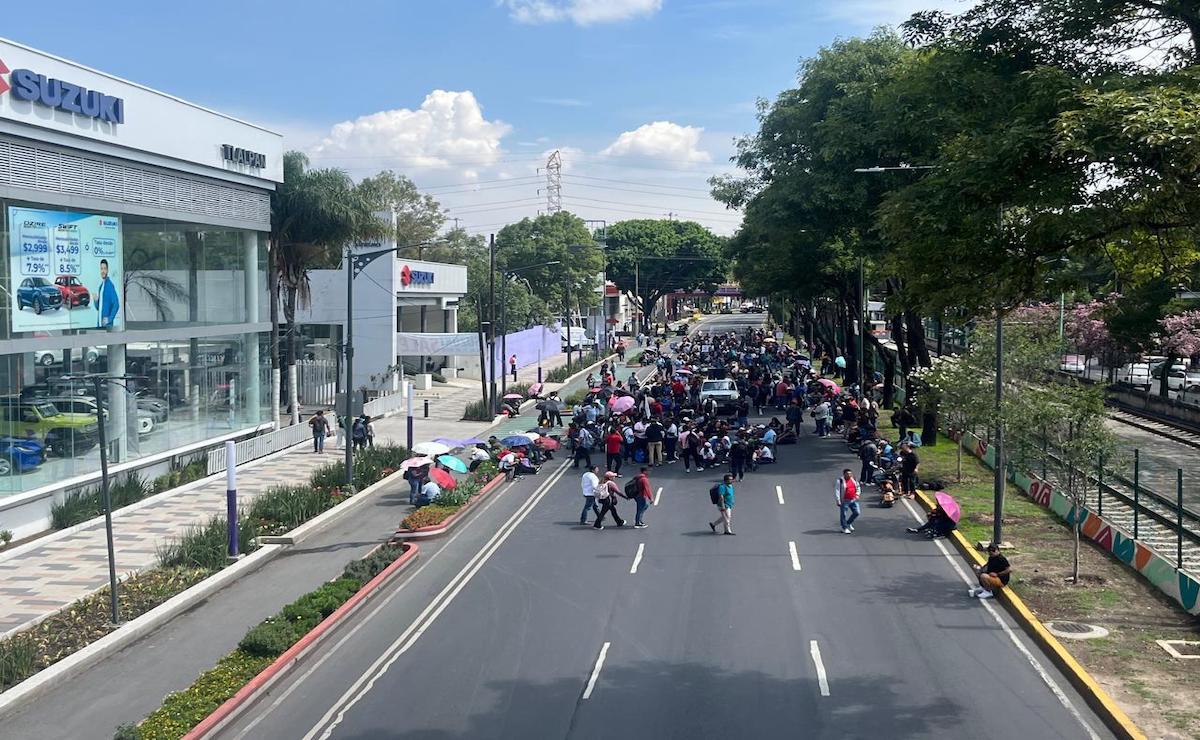 CNTE y otros grupos van hacia el Estadio Ciudad de México, ya están en Acoxpa CNTE y otros grupos van hacia el Estadio Ciudad de México, ya están en Acoxpa