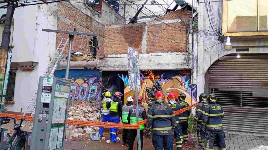 Colapso de vivienda en la colonia Hipódromo deja una mujer lesionada