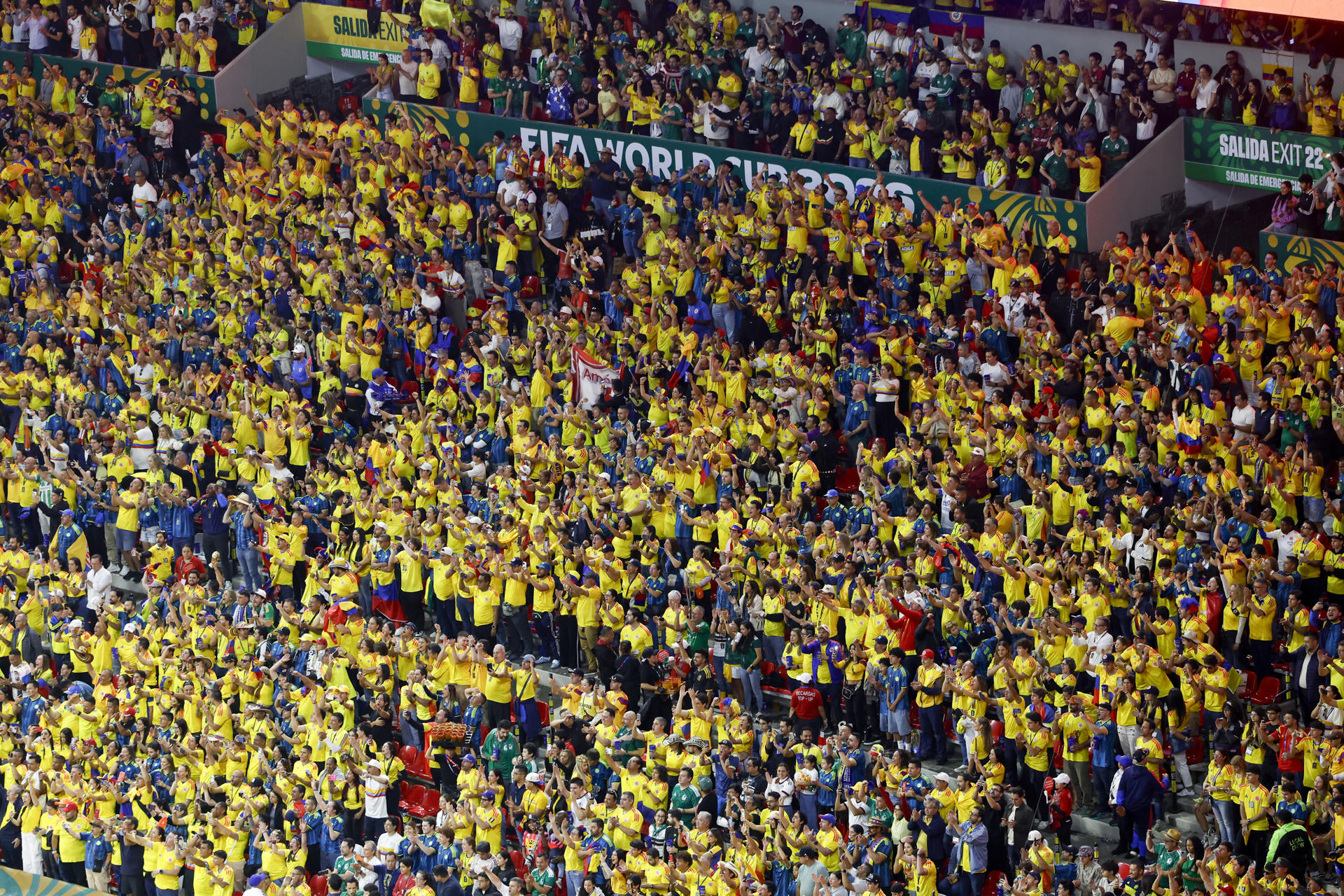 Marea de colombianos inunda el Estadio Ciudad de México para el debut mundialista ante Uzbekistán