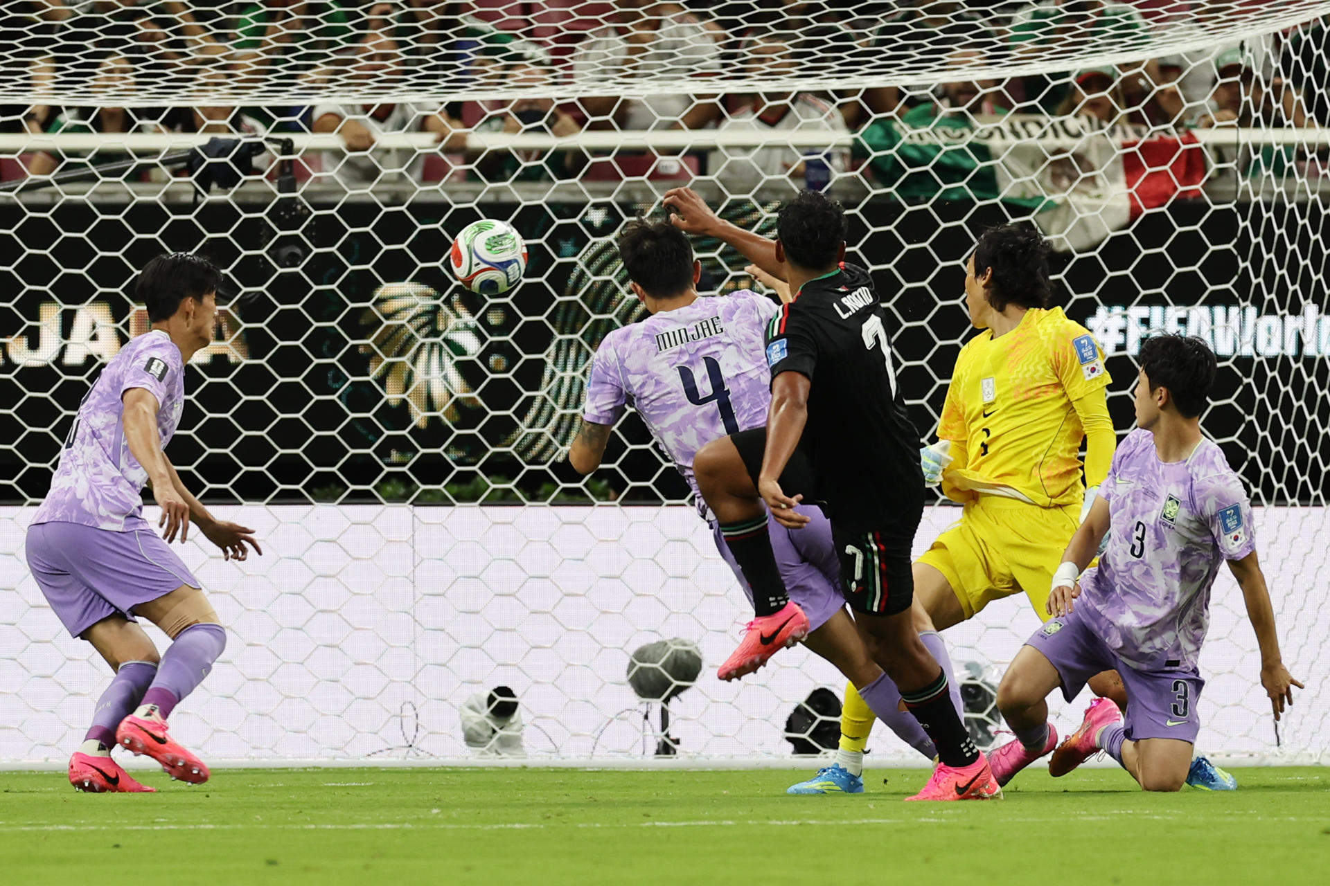 Técnico de Corea del Sur lamenta error del portero que dio triunfo a México Técnico de Corea del Sur lamenta error del portero que dio triunfo a México