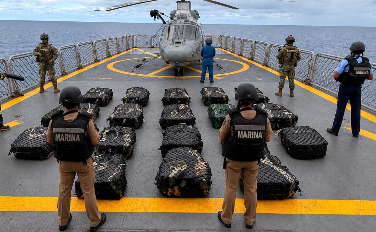 Aseguran más de 800 kg de cocaína en costas de Guerrero; hay 5 detenidos Aseguran más de 800 kg de cocaína en costas de Guerrero; hay 5 detenidos