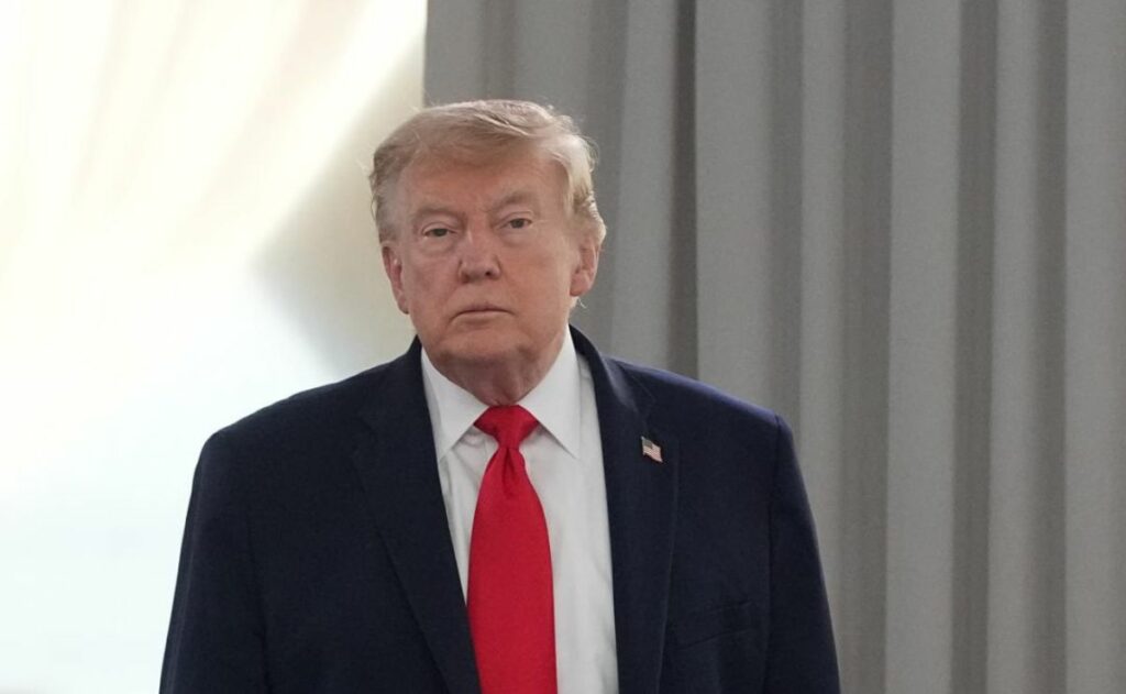 Trump advierte que si Irán adquiere un arma nuclear sufrirá consecuencias increíbles