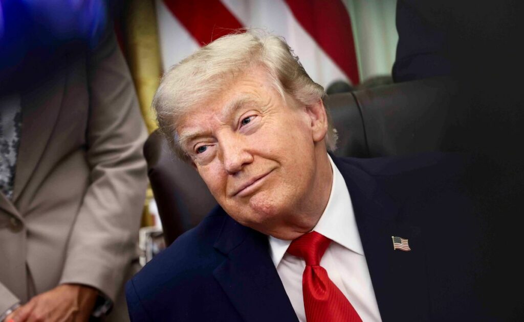 Corte de apelaciones permite a Trump seguir cobrando su arancel global del 10%