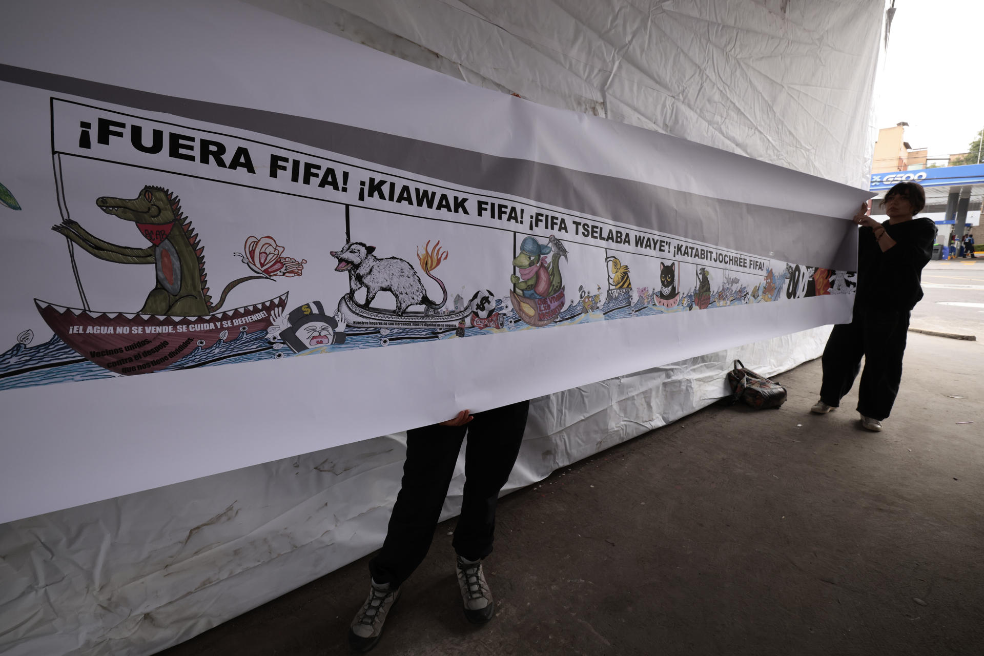Activistas acusan intento de “borrar” lucha por el agua junto al Estadio Ciudad de México Activistas acusan intento de “borrar” lucha por el agua junto al Estadio Ciudad de México