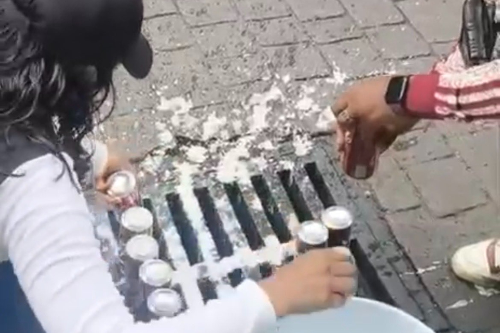 Decomisan cerveza en el Fan Fest del Zócalo CDMX a horas del México vs Chequia Decomisan cerveza en el Fan Fest del Zócalo CDMX a horas del México vs Chequia