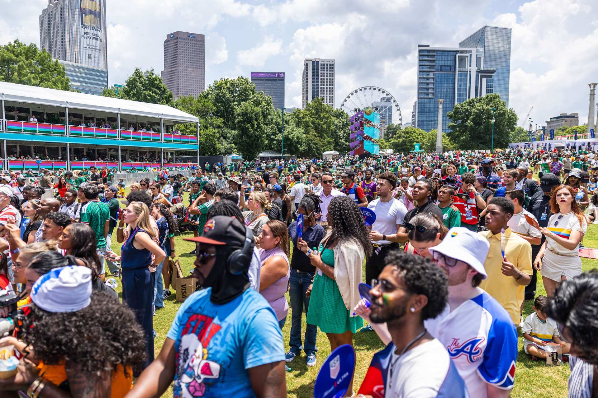 Detienen a mexicano por operar un dron en zona del Fan Fest del Mundial en Atlanta Detienen a mexicano por operar un dron en zona del Fan Fest del Mundial en Atlanta