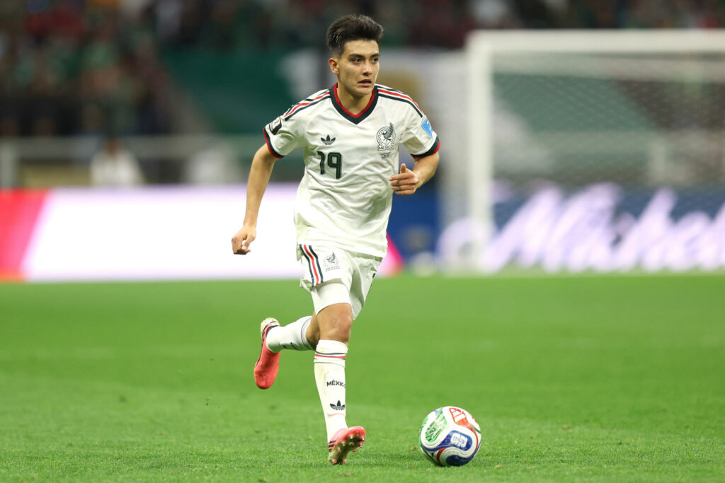 Clubes de la Premier League siguen a Gilberto Mora en el Mundial 2026