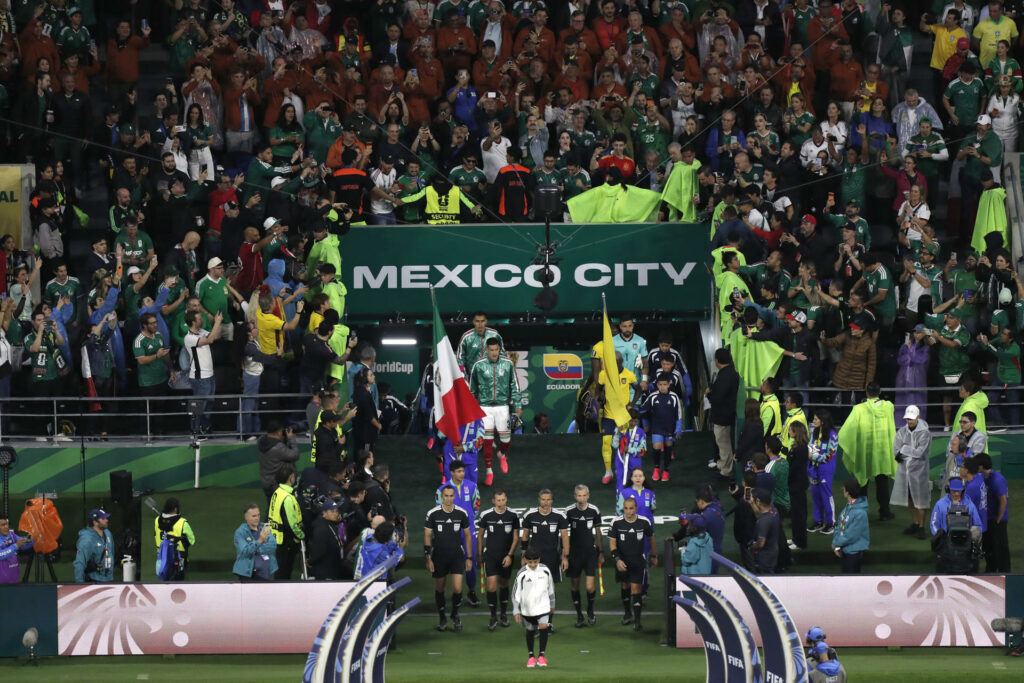Grito homofóbico empaña victoria de México en 16vos del Mundial