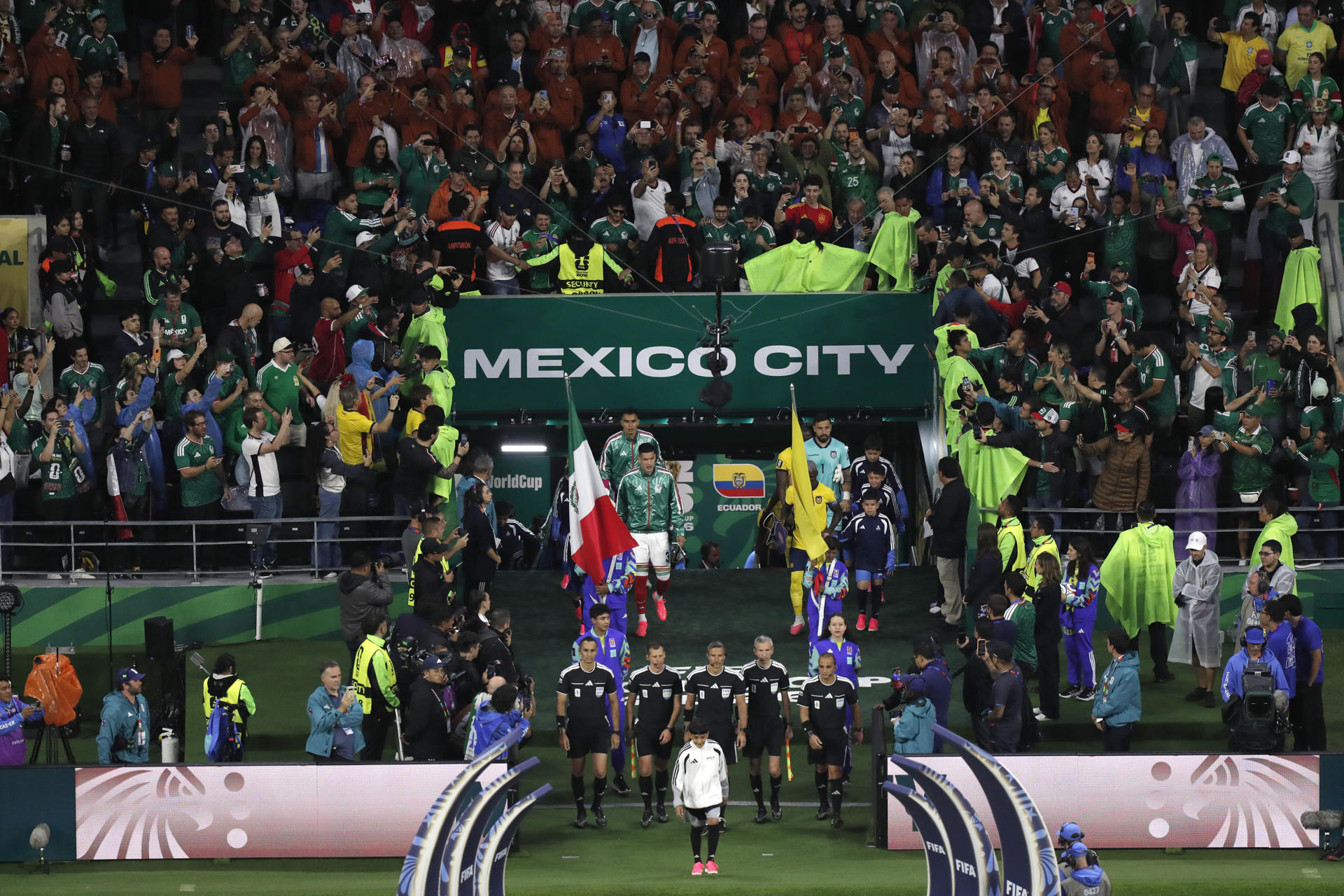 Grito homofóbico empaña victoria de México en 16vos del Mundial