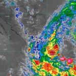 Guerrero y Oaxaca, en alerta por posible fortalecimiento de la Depresión Tropical Dos-E