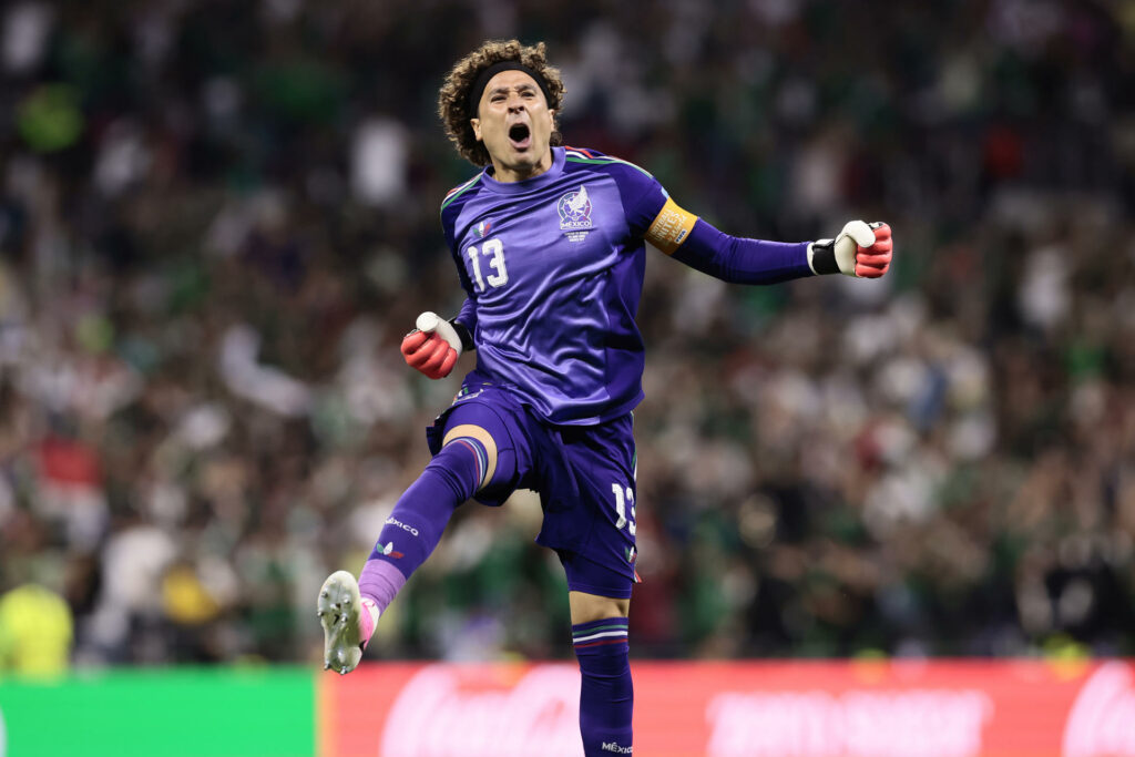 Guillermo Ochoa de leyenda: Defiende la portería mexicana por cuarto Mundial consecutivo