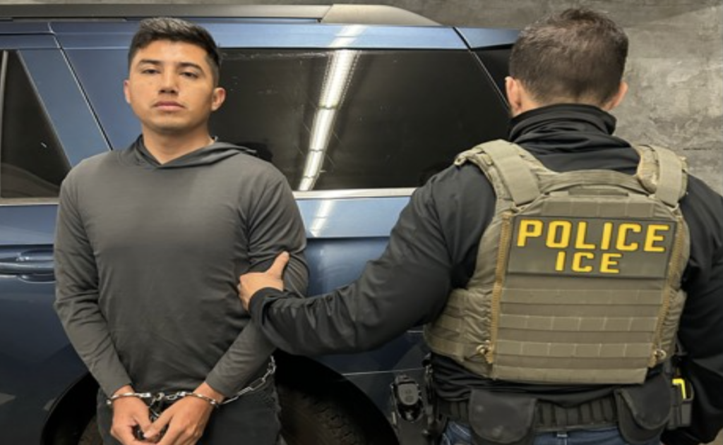 ICE detiene en California a exmilitar mexicano vinculado con el caso Ayotzinapa