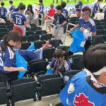 Video: Aficionados de Japón sorprenden al limpiar la tribuna en Dallas