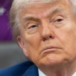 Juez frena cobro de 100 mil dólares a visas H-1B impuesto por Trump