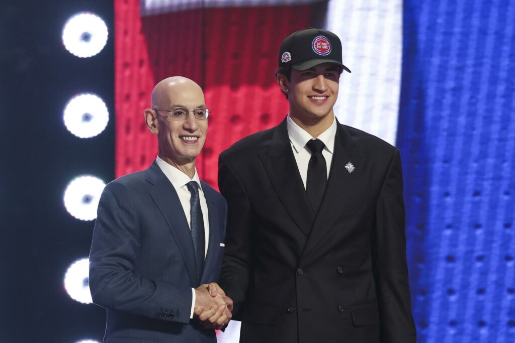 Karim López, primer jugador nacido en México elegido en primera ronda del Draft de la NBA