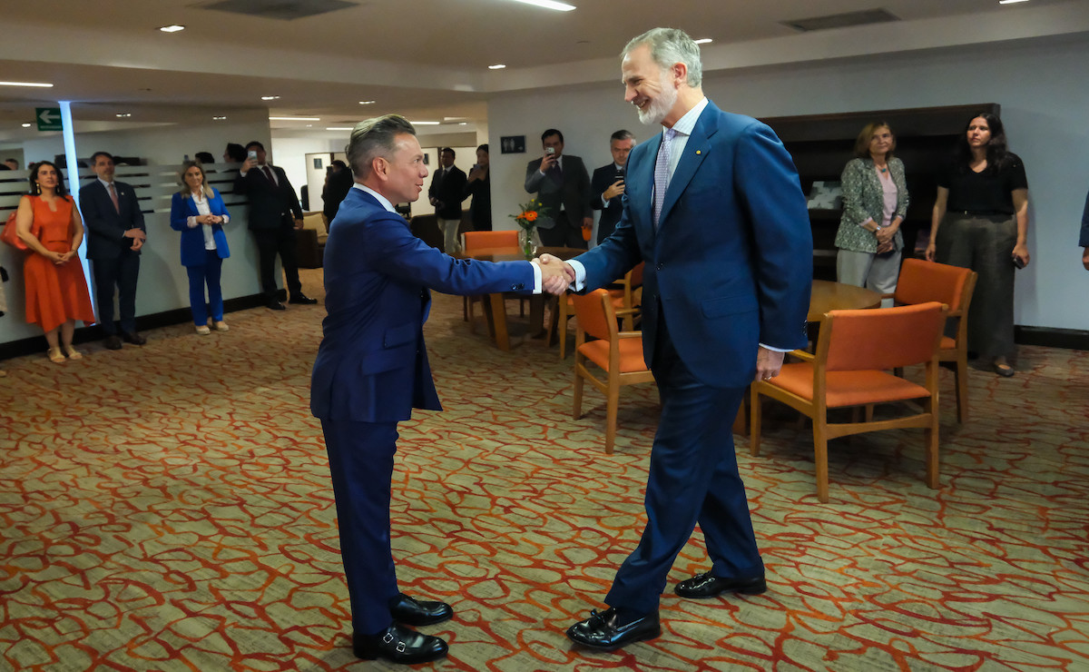 Rey Felipe VI de España se reúne con Pablo Lemus y comunidad española antes del partido contra Uruguay