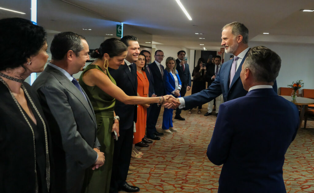 Rey Felipe VI de España se reúne con Pablo Lemus y comunidad española antes del partido contra Uruguay - lemus-2-1024x631
