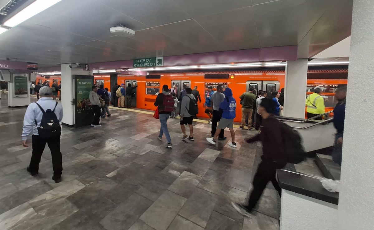 Metro CDMX con servicio lento en ocho líneas Metro CDMX con servicio lento en ocho líneas