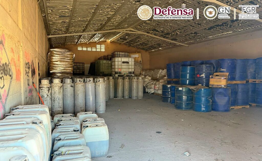 Decomisan en Sinaloa la segunda mayor cantidad histórica de metanfetamina líquida - liquida-1-1024x631