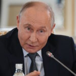 Putin ordena suspender tres días los ataques a Kiev tras llegada de emisarios de EE.UU.