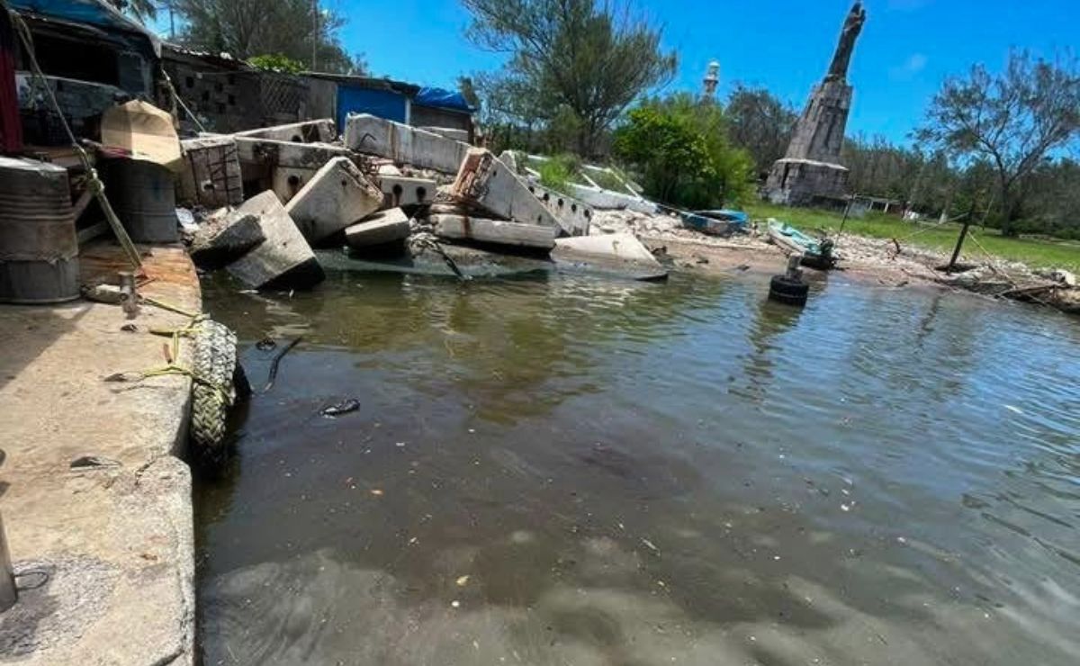 Pescadores acusan mancha de crudo en el río Pánuco; Pemex descarta que sea hidrocarburo Pescadores acusan mancha de crudo en el río Pánuco; Pemex descarta que sea hidrocarburo