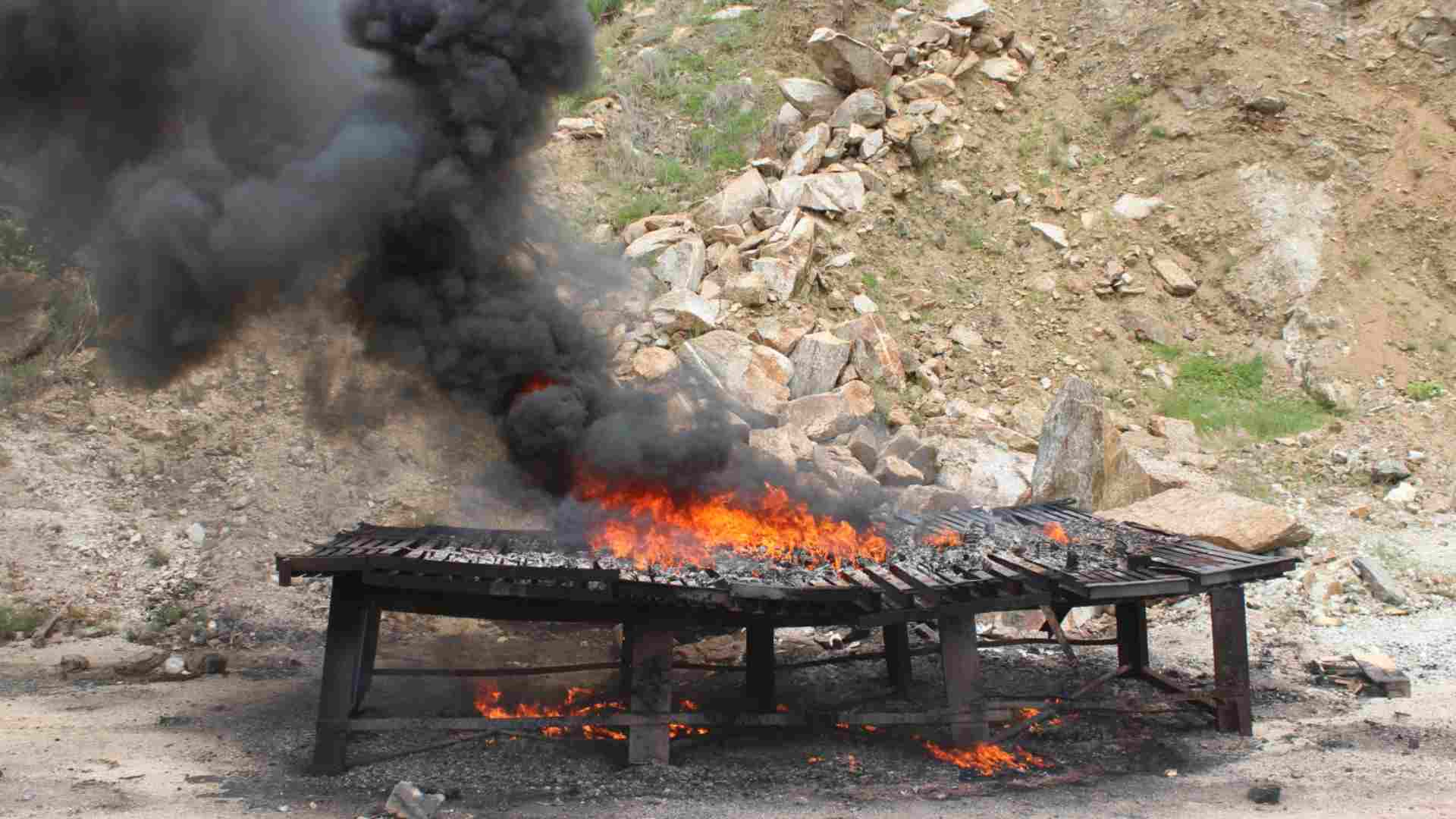 Marina destruye tonelada y media de cocaína asegurada en Guerrero