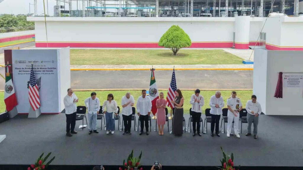 México y EE.UU. inauguran planta de moscas estériles contra el gusano barrenador en Chiapas