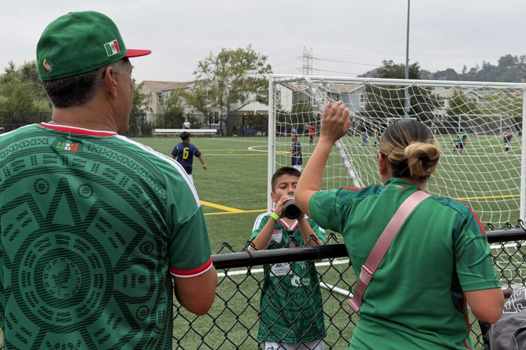 Migrantes indocumentados en EE.UU., obligados a ver el Mundial desde sus casas
