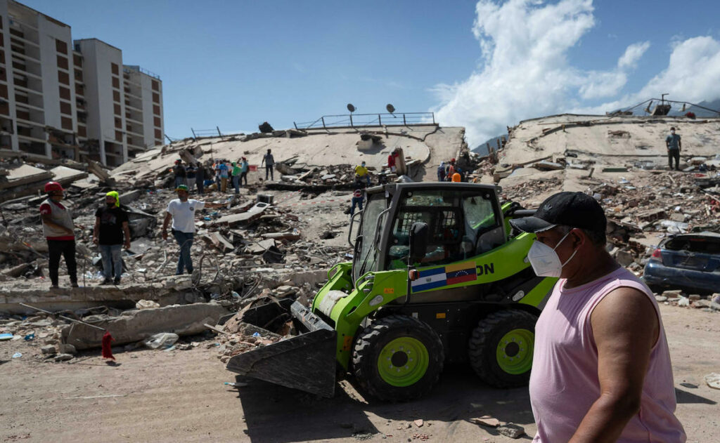 Muchos rescatistas, pocas máquinas: el obstáculo que frena las labores en Venezuela