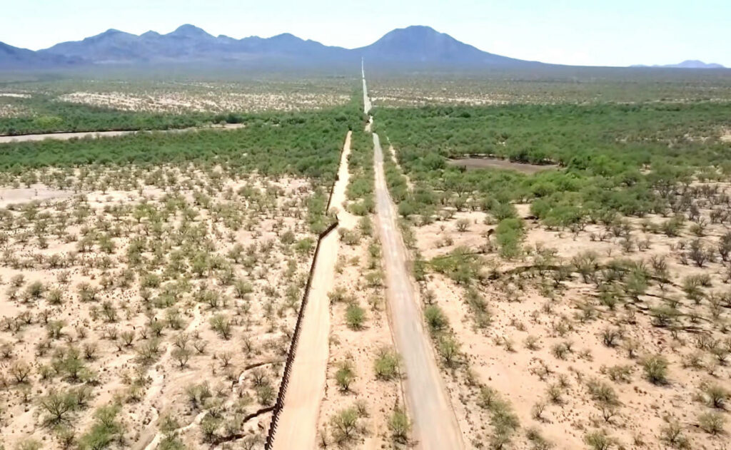 Nación indígena denuncia que muro de Trump amenaza sitios sagrados en Arizona - nacion-indigena-denuncia-que-muro-de-trump-amenaza-sitios-sagrados-en-arizona-2-1024x631