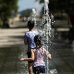 Dos niños muertos durante ola de calor en Francia; estaban dentro de un auto