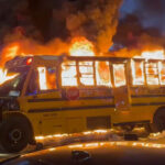 Nueva York celebra victoria de los Knicks con destrozos; hay 63 detenidos