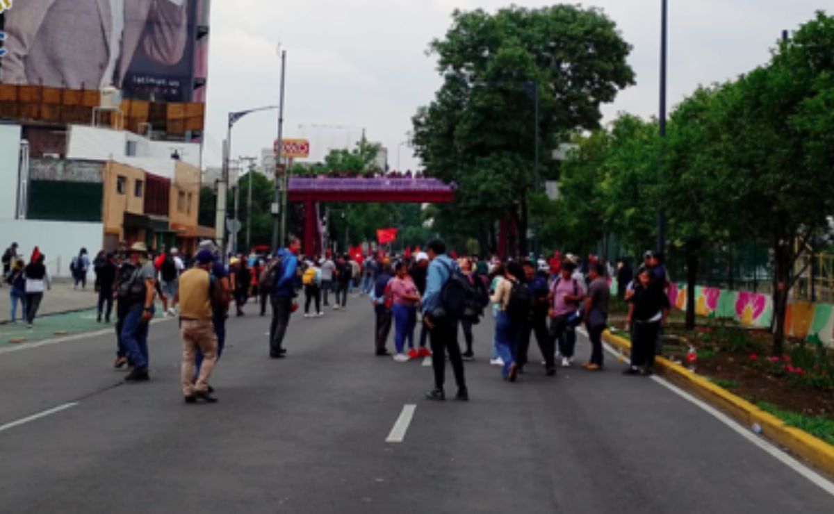CNTE desiste de marcha hacia el Estadio CDMX ante bloqueo policial