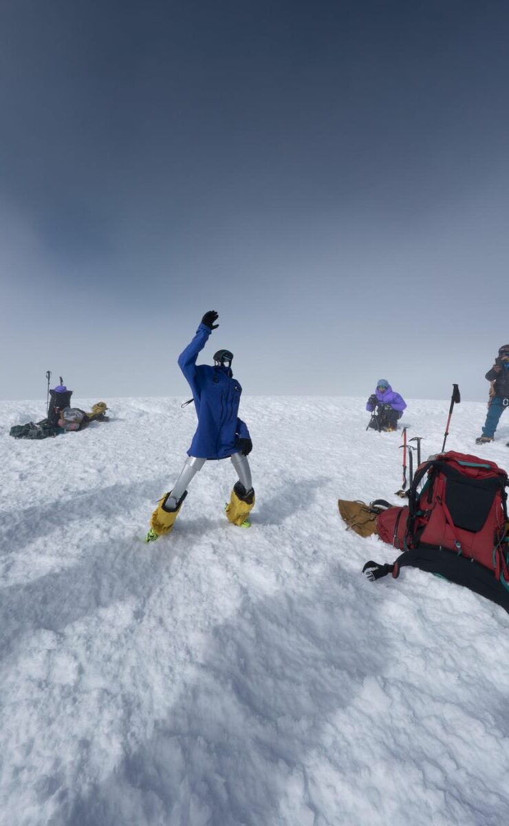¿Un robot en el Everest? Nepal busca hacerlo posible - robot-humanoide-pemba-en-ascenso-al-chimborazo-ecuador-rotated