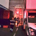Se incendia bodega frente al Mercado de Jamaica; desalojan a 120 personas