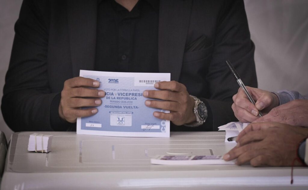 Colombia celebra segunda vuelta electoral para elegir nuevo presidente