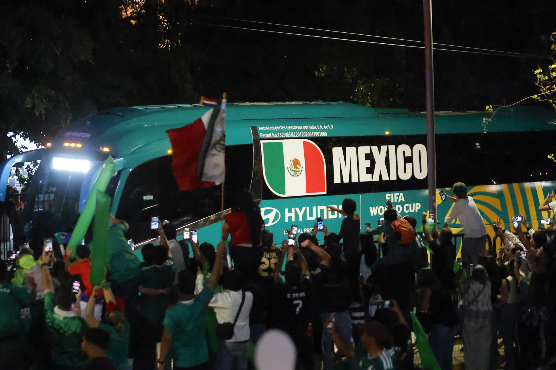 Selección Mexicana desata la locura en Guadalajara a ritmo de mariachi