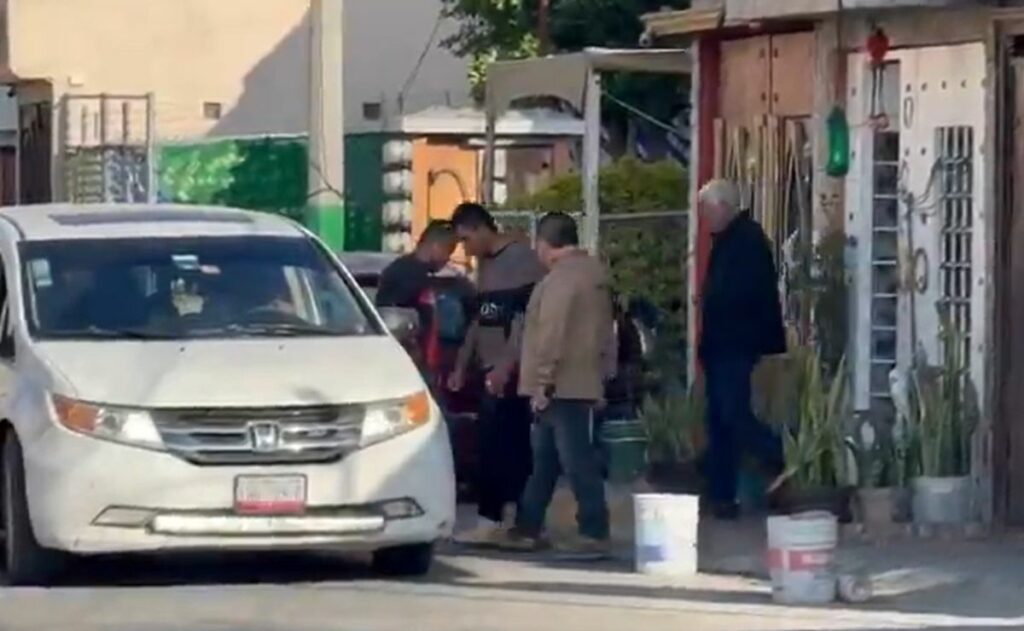 Toma de rehenes en Tecámac: hombre armado sale de la casa tras 24 horas