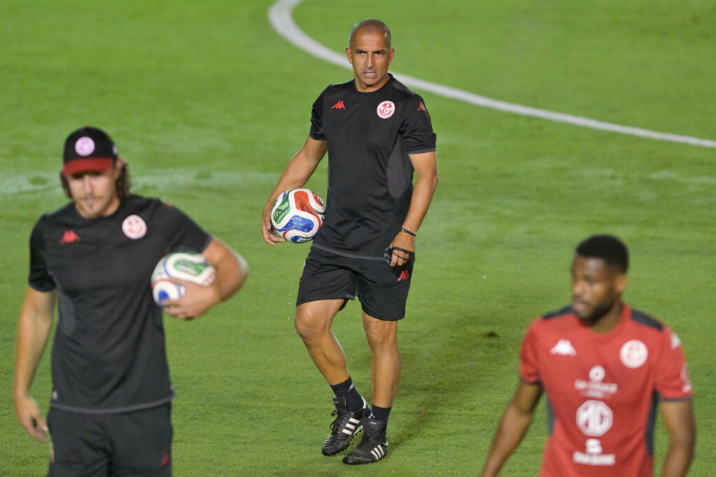 Túnez despide a su técnico tras la goleada ante Suecia en Monterrey