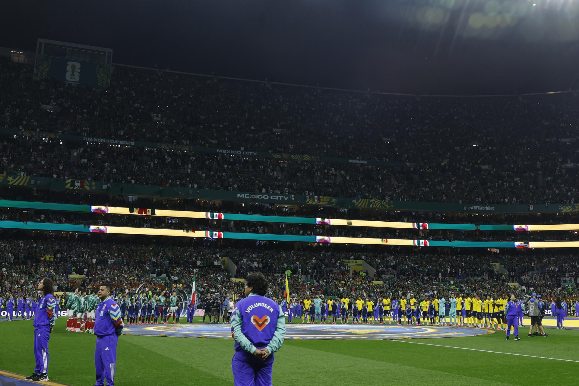 Grito de “¿Y si sí? cimbra el Azteca en pase de México a octavos de final
